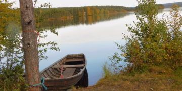 Lapland has a lot of forest and lakes that are pretty in the fall