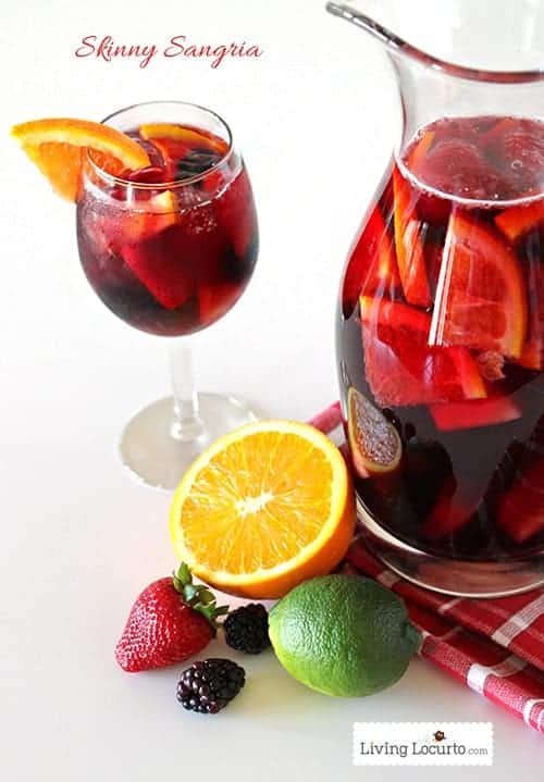 Delicious and Easy Skinny Sangria Cocktail Recipe! The perfect low calorie cocktail for a party! This skinny Sangria drink recipe is easy, delicious and refreshing. LivingLocurto.com Delicious and Easy Skinny Sangria Cocktail Recipe! The perfect low calorie cocktail for a party! This skinny Sangria drink recipe is easy, delicious and refreshing. LivingLocurto.com