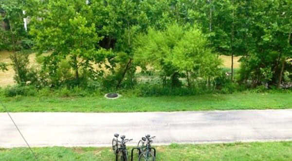 A stop on the very green roanoke greenway next to the roanoke river, an ideal path for bicycle riding with kids.
