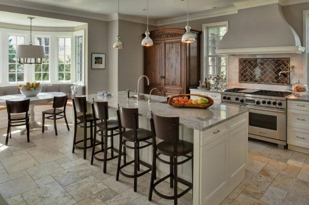 traditional open style kitchen with Benjamin Moore collingwood 859 warm gray wall paint color