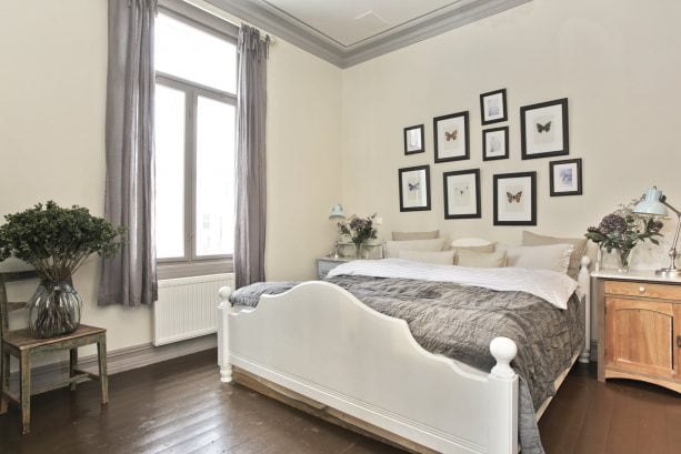 shabby chic bedroom with ivory white wall and gray interior trim color combinations
