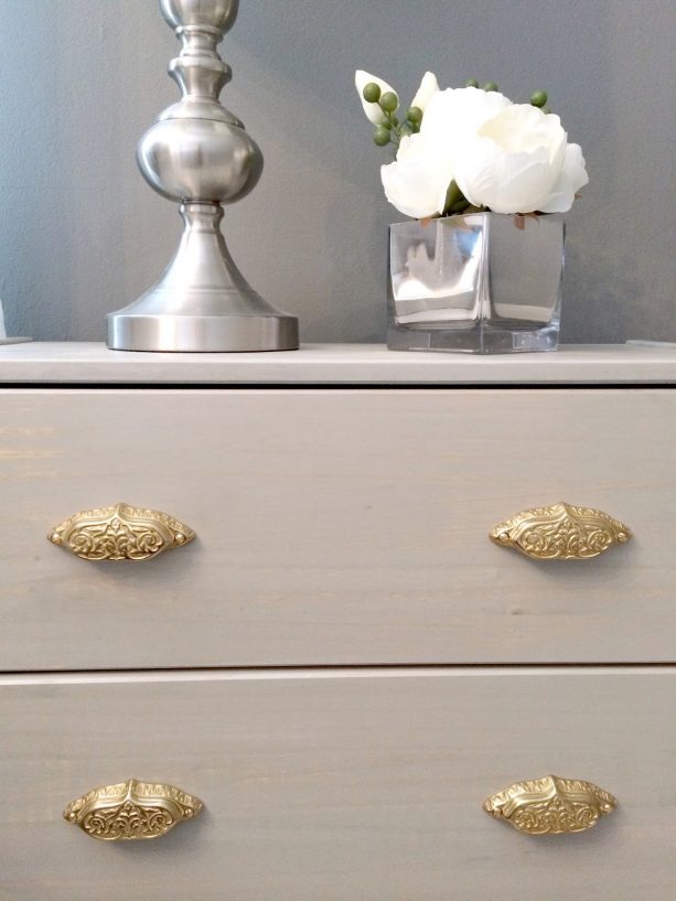 Rust-Oleum Sunbleached on a bedside table