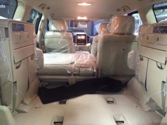 Tổng quan nội thất trên Land Cruiser VX V8