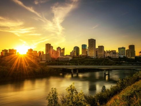 Edmonton Furnished Suites River Valley