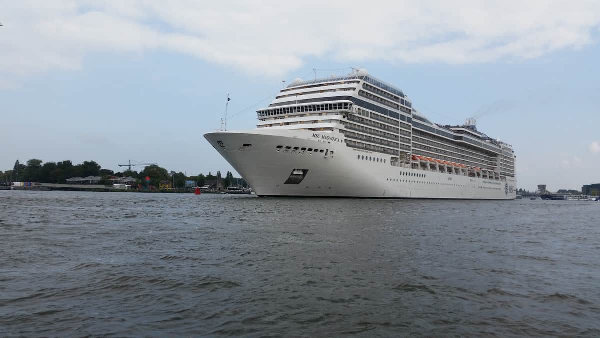 Rondvaart in de haven van Amsterdam