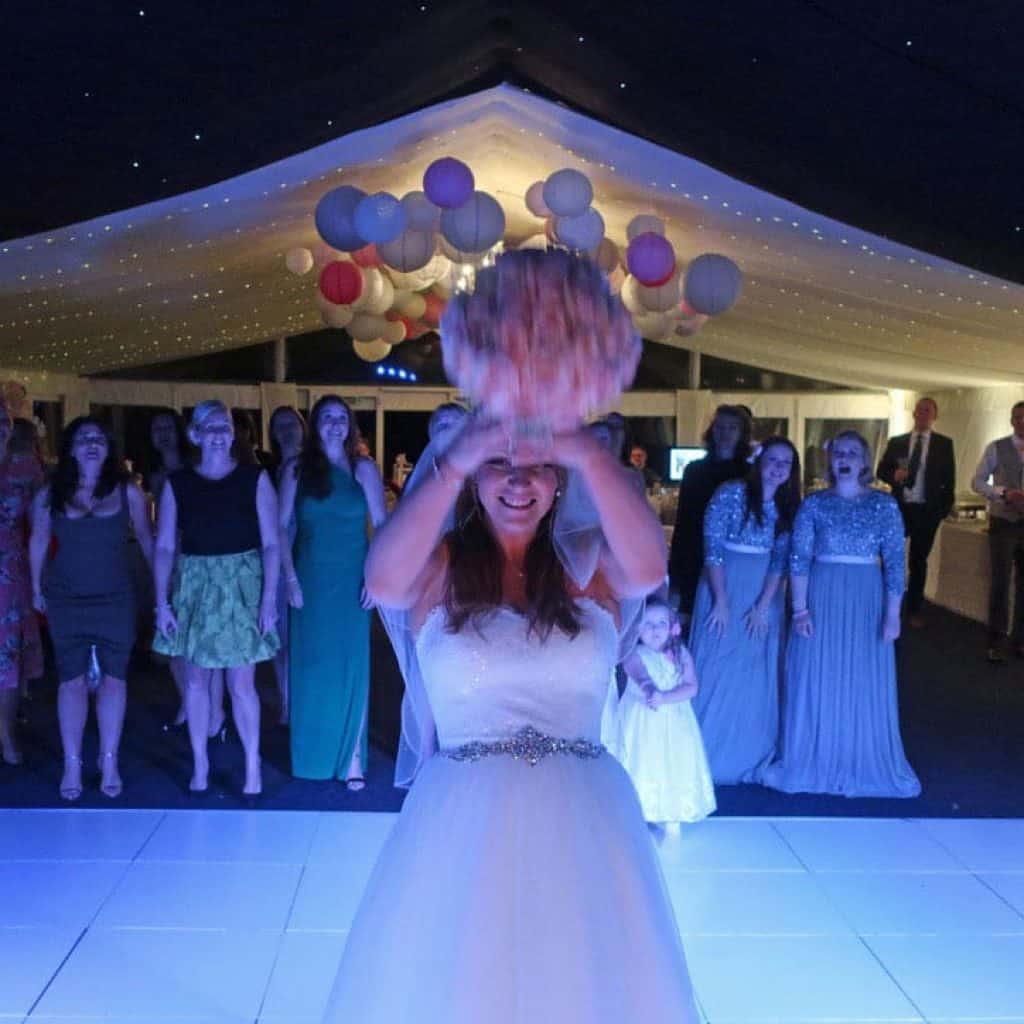Bouquet-Toss Bouquet-Toss