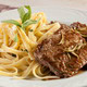 Escalopinhos de fillet mignon ao limone com fettucinne na manteiga de sálvia