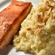 Salmão com arroz cremoso de amêndoas