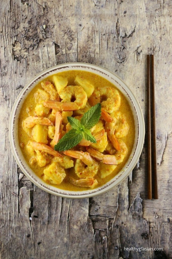 thai prawn and pineapple curry