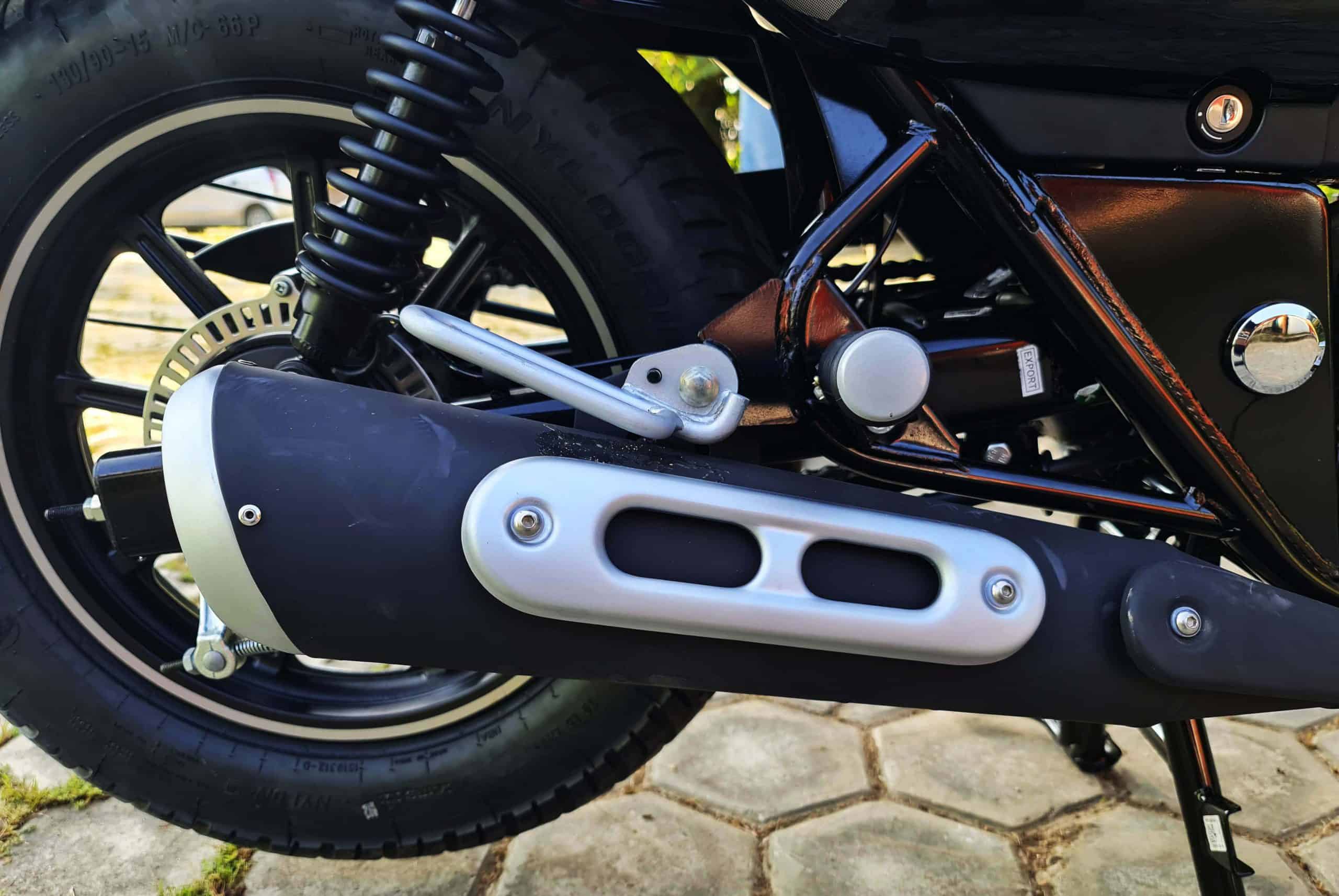 Bajaj Avenger 160 ABS Street Silencer