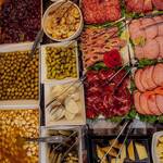Mesa Gourmet de Queijos e Frios