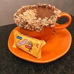 Chocolate quente com paçoca