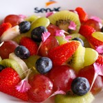 Prato de frutos da época 