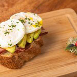 71 - Tartine de Abacate