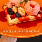 Waffles de frutas vermelhas