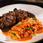 Escalope de Filet Mignon & espaguete  ao molho Basílico