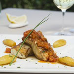 Fillet de Robalo à Provençal com Batatas Coradas