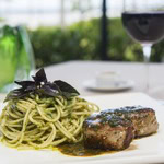 Spaghetti ao Pesto com Fillet Mignon Suíno ou Fillet de Frango