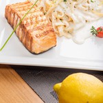 93 - Salmão com Fettuccine ao Limone