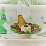 Burrata em Leito de Rúcula 