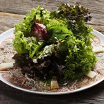 Carpaccio Clássico e Sua Salada