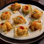 Ravioli de Brie & molho de Prosecco