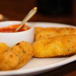 Bolinho de Arroz com Mussarela