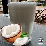 Suco de coco com água de coco