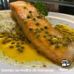 Salmão ao molho de maracujá