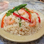 Arroz de camarão e pimentões