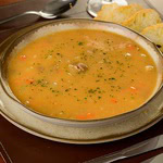 SOPA DE CARNE COM LEGUMES 