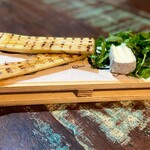 Pupunha Assado Confit & Queijo Lua Cheia