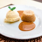 Petit Gateau de Doce de Leite