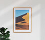 Mockup Namibia Sossusvlei Licht und Schatten, Namibia – arte di Jean Claude Castor come poster o stampa su vetro acrilico