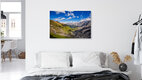 Mockup Fotokunst von Achim Thomae: malerische Serpentinen des Stilfser Jochs in den Alpen