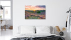 Mockup Fotokunst von Michael Valjak: Abendstimmung im Nationalpark Veluwezoom, sanfte Hügel und blühende Heide.