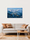 Mockup Verschneite Winterlandschaft in Bayern mit sanften Hügeln und einem Schloss im Hintergrund