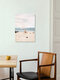 Mockup Illustration einer friedlichen Strandlandschaft mit sanften Wellen und einem klaren Himmel.