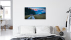 Mockup Fotokunst von Martin Wasilewski: ruhiger Sonnenaufgang über den Zugspitzen in Nebel gehüllt