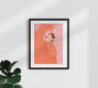 Mockup Illustration einer Frau im orangen Kleid, elegant und stilvoll, minimalistisch gestaltet.
