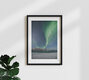 Mockup Fotokunst von Sebastian Worm: Mondlicht über schneebedeckten Bergen und Polarlichtern