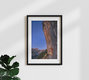 Mockup Fotokunst: Kleine Alpenhütte in der blauen Stunde der Schweizer Alpen.