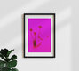 Mockup Fotokunst von Anke Dörschlen: leuchtende Pinktöne in einer Blumenvase