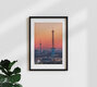 Mockup Fotokunst von Achim Thomae: Sonnenaufgang über Berlin mit beleuchtetem Fernsehturm