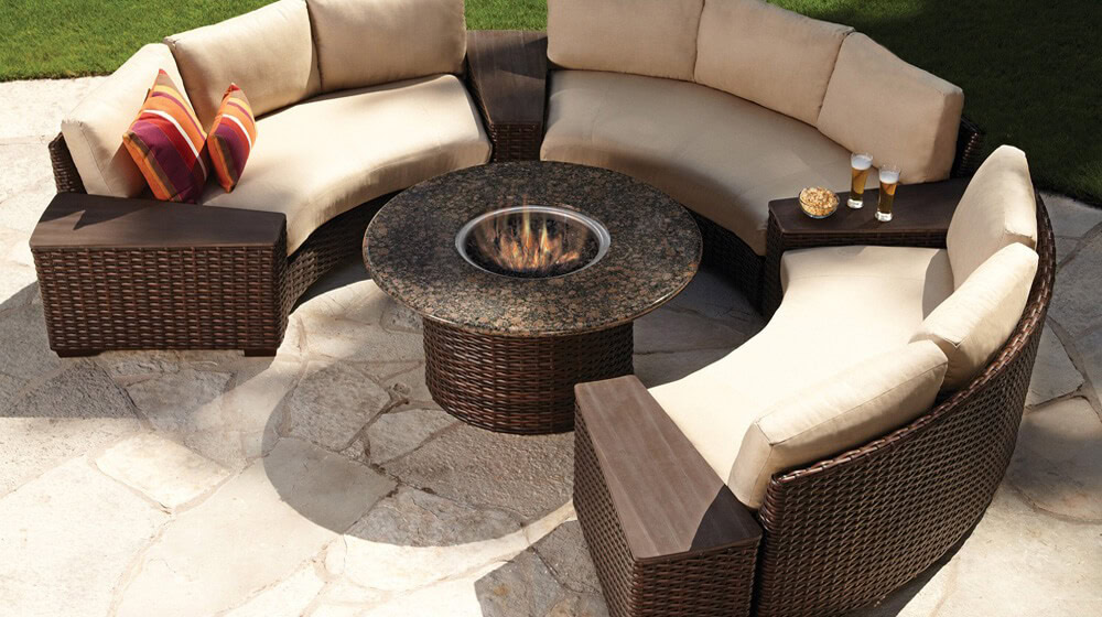 Lloyd Flanders Curved Patio Set with Fire Pit