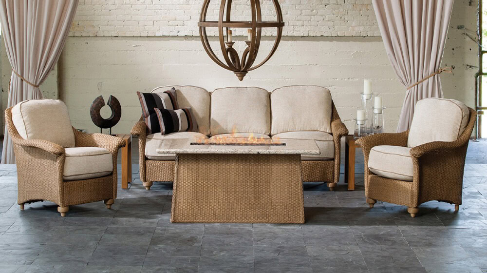 Lloyd Flenders Oxford Patio Set with Fire Pit