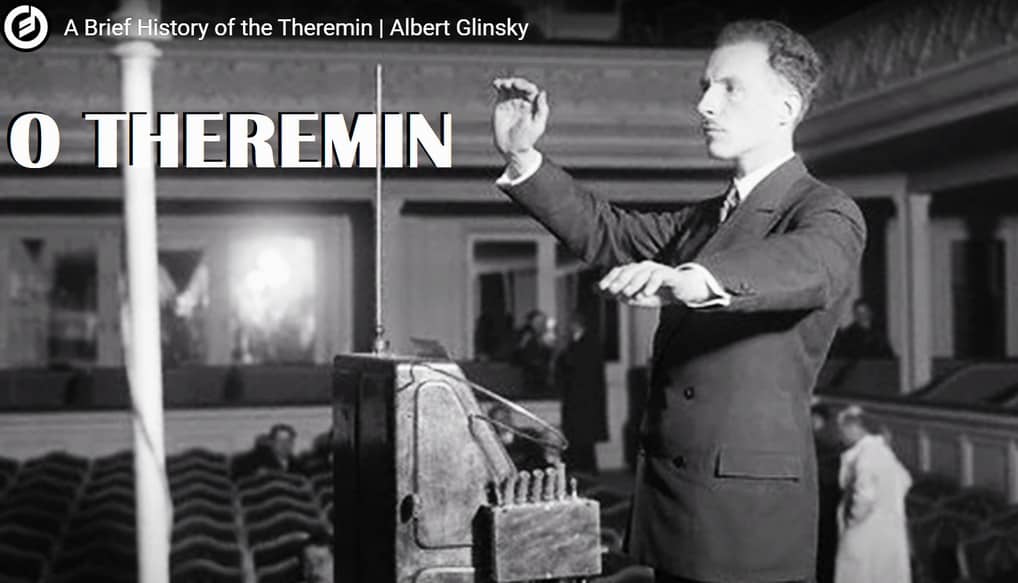O inventor soviético Léon Theremin mostra o Theremin (1954) 1 O Theremin