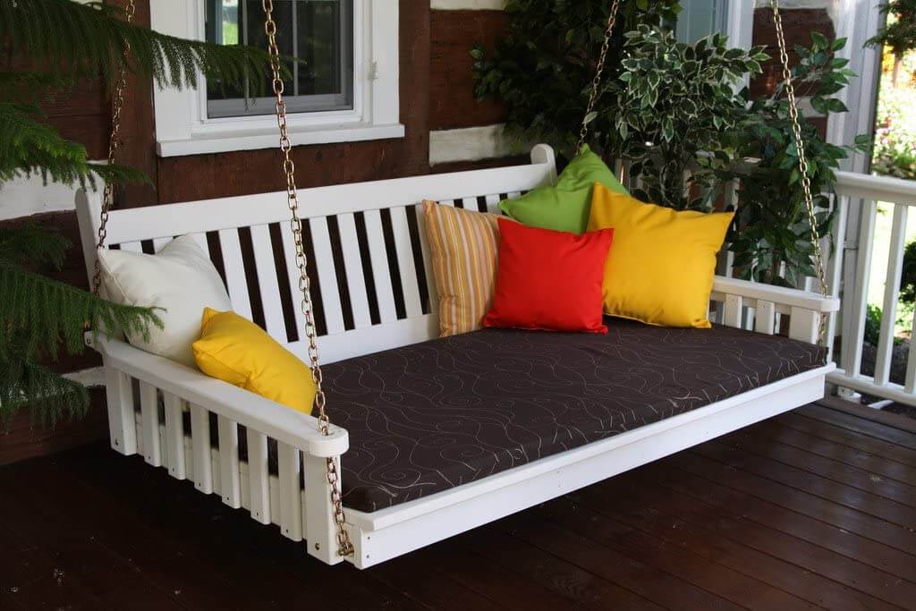 TRADITIONAL ENGLISH PORCH SWING BED