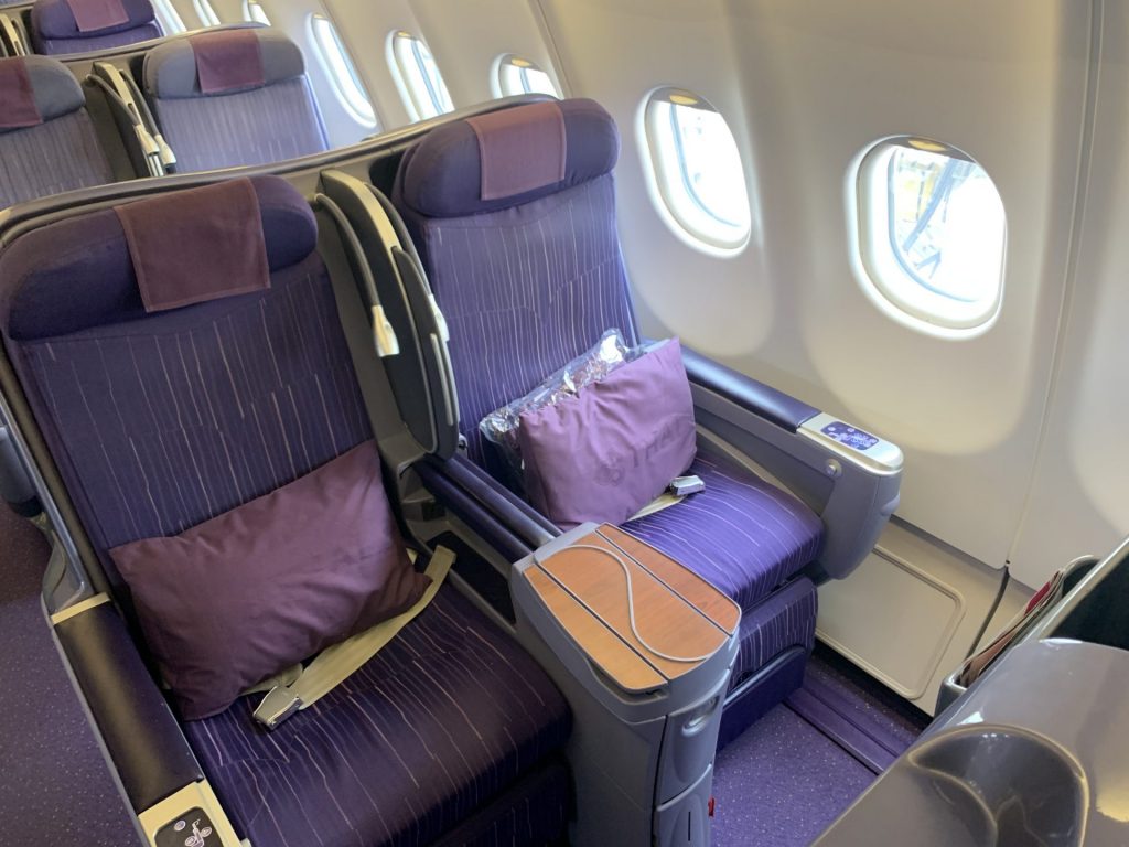 Thai Airways Domestic Business Class im A330 Thai Airways A330 domestic Business Class von Phuket nach Bangkok