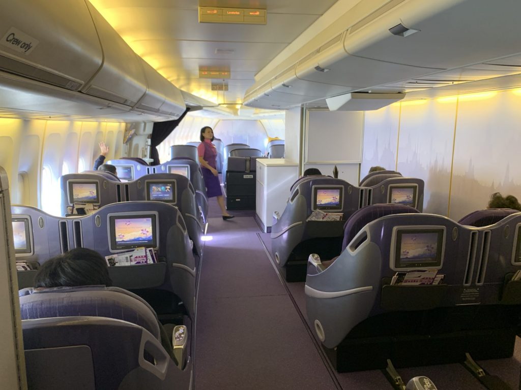 Thai Airways 747 Business Class von Bangkok nach Phuket Thai Airways 747 Business Class von Bangkok nach Phuket